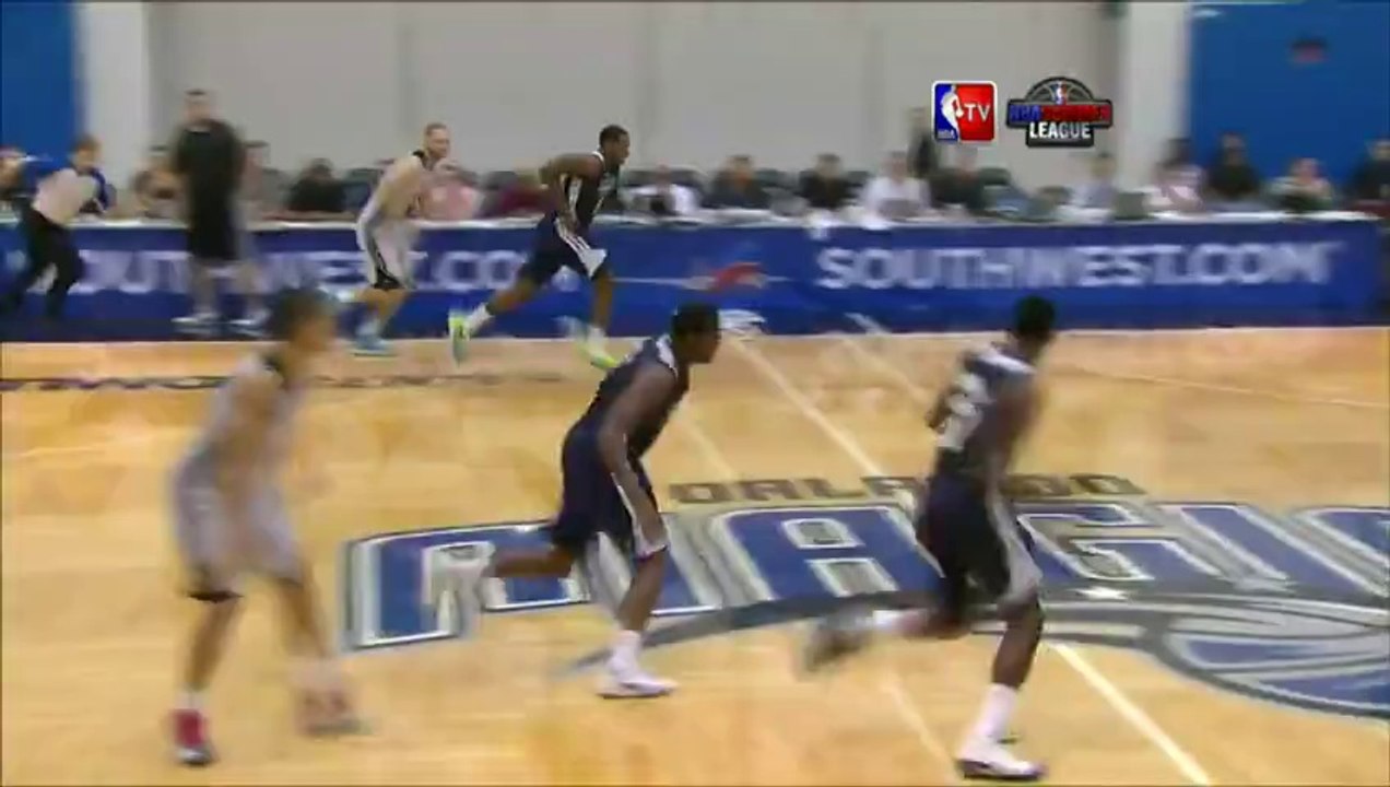 Reverse Windwill Dunk du joueur de NBA Jamaal Franklin