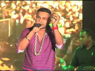 Sonakshi gets jazzy for Honey Singh