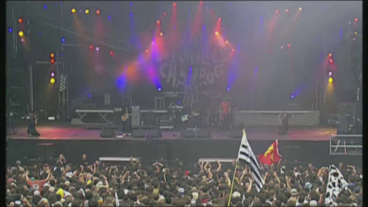 Matmatah - Out (Live at Les Vieilles Charrues official HD)