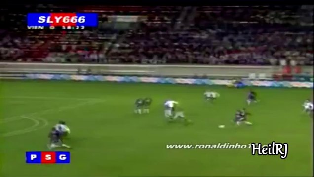 Ronaldinho : meilleur joueur du monde - Compil de ses plus belles actions!