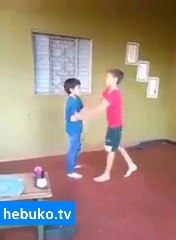 Kardeşe matrix efektli uçan tekme.. ohaaaa