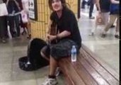 Subway Busker Gets Korean Crowds to Sing Along