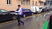 Milano, la gara dei salti per schivare le pozzanghere - Il Fatto Quotidiano.it