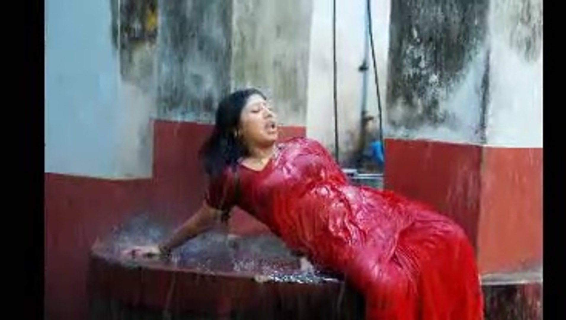 1910px x 1080px - Hot Raining Song - BRISTI - SARA RAAT (Arpita Khan) - video Dailymotion