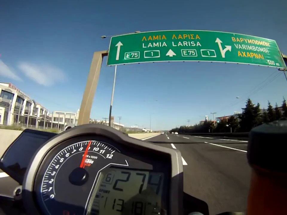 Slalom à plus de de 300 km/h en moto