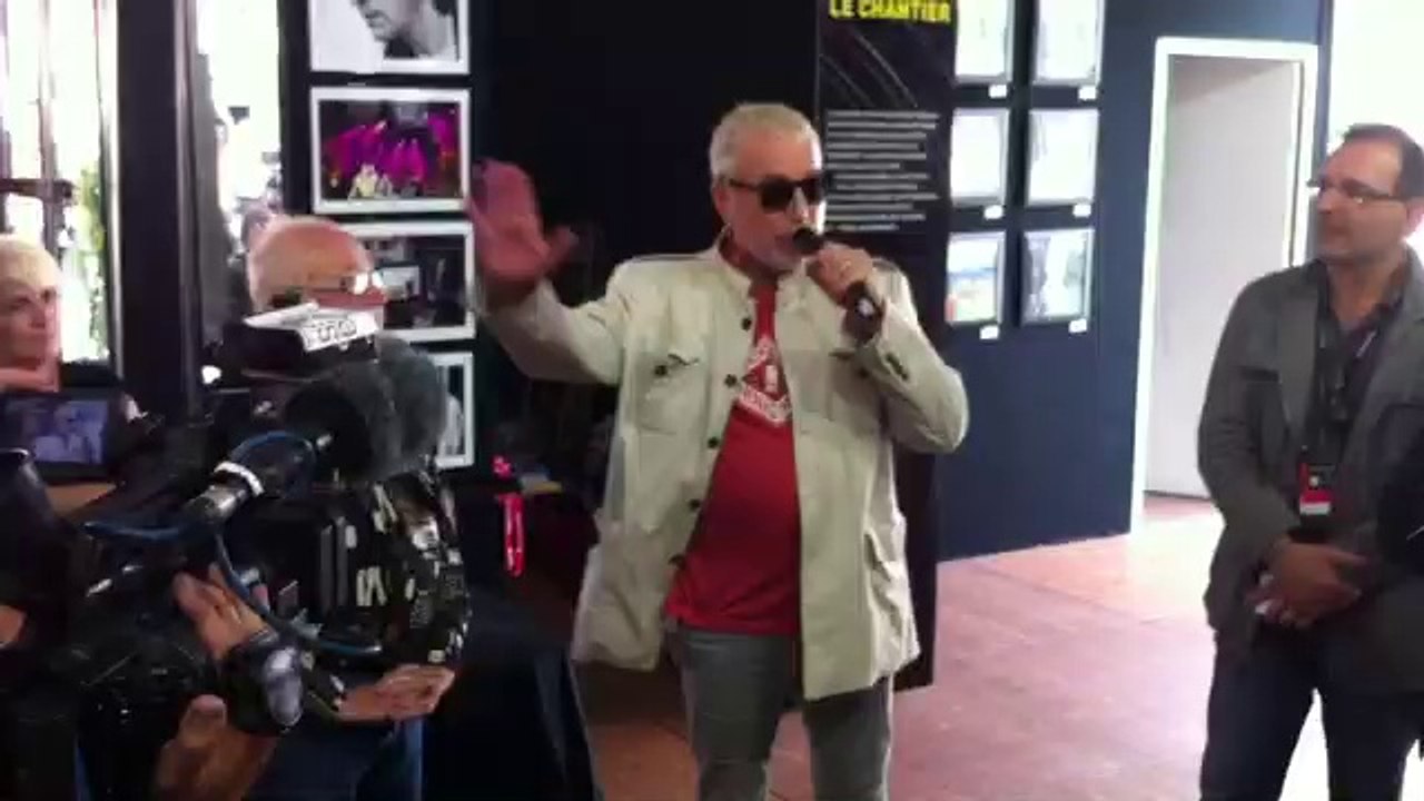 Bernard Lavilliers au vernissage de l'expo Les Copains d'abord