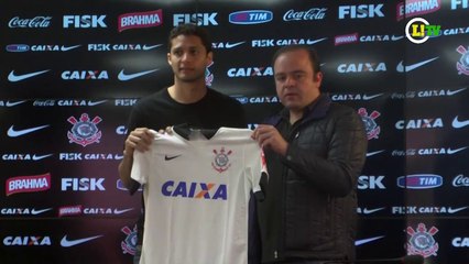 Zaga de peso! Anderson Martins é apresentado pelo Timão