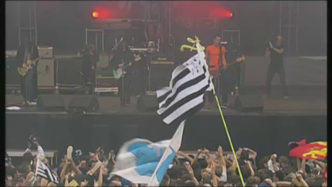 Matmatah - Quelques sourires (Live at Vieilles Charrues official HD)