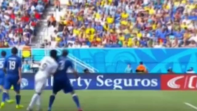 Mordida de Luis Suarez Uruguay a Giorgio Chiellini Italia Mu