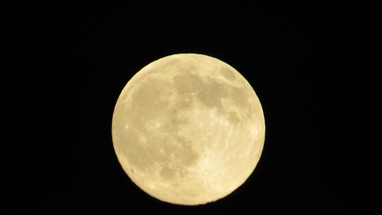 Greatest Full Moon Zoom Ever