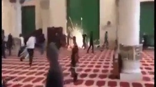 قبلہ اول مسجد اقصی پراسرائیل کےحملےکی ویڈیوسامنےآگئی