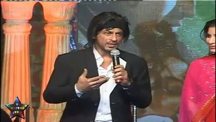 Sharukh Khan paying tribute to legends.. Dilip Kumar And Saira bano