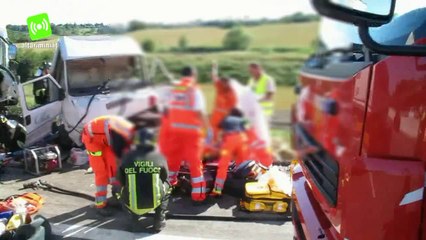 Brutto tamponamento sull'Autostrada A14: sul posto 4 ambulanze e l'elisoccorso