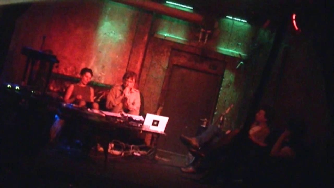 Pastor Leumund Im Top Secret Restaurant