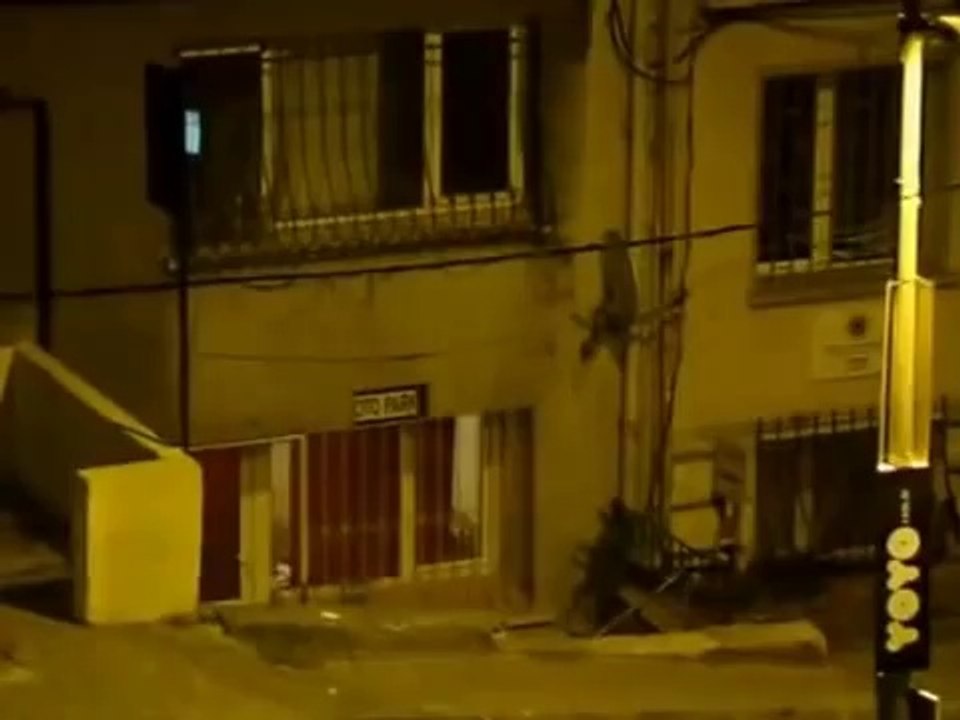 Evin İçine Biber Gazı Atan Polis - Taksim Olayları