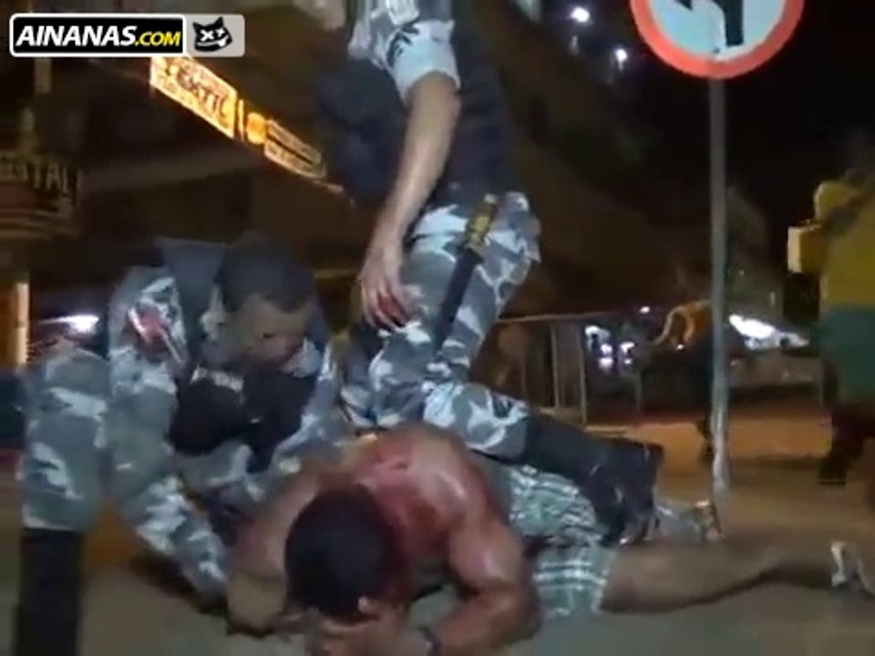 Bêbado passa dos limites e derruba polícia