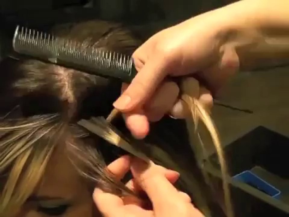 ¿Cómo peinarse con una trenza lateral?