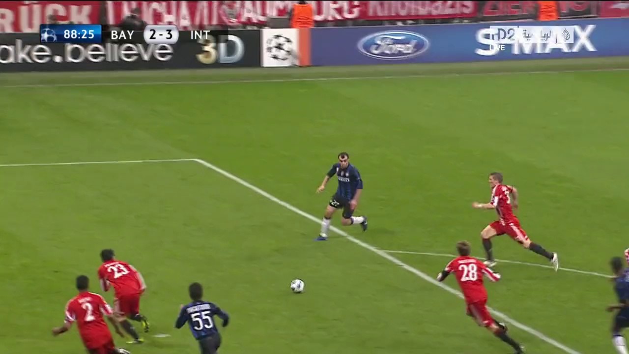 هدف الانتر الثالث في بايرن ميونخ 2011