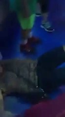 Woman vs Shark - Mujer vs Tiburón