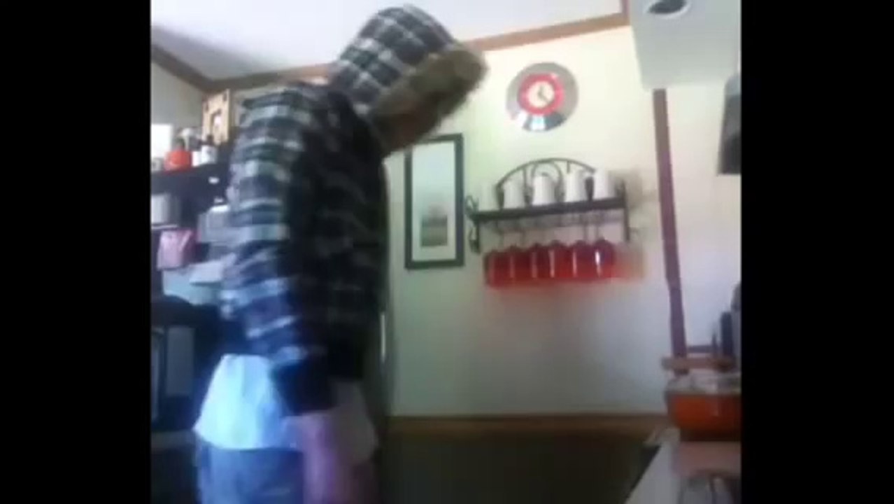 JUSTIN BIEBER EATS BABY MONKEYS!_!