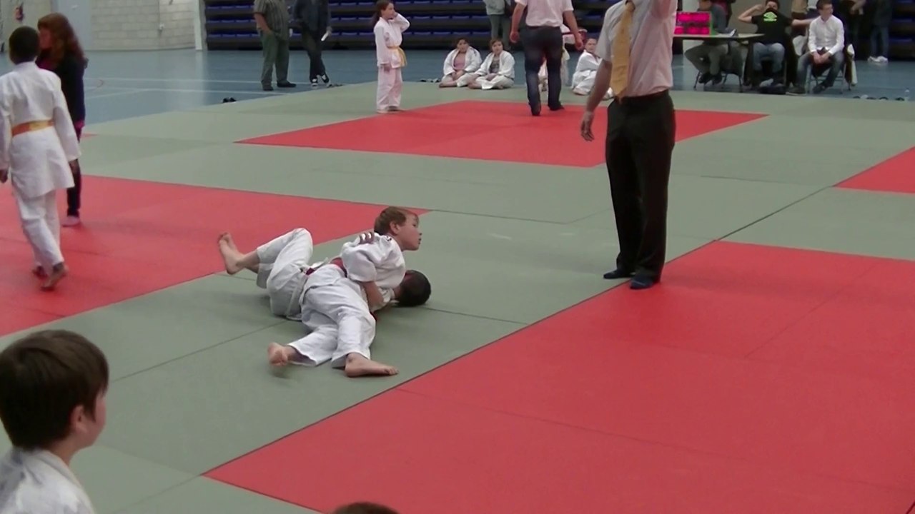 Julien en finale du tournoi petit tigre 1er combat