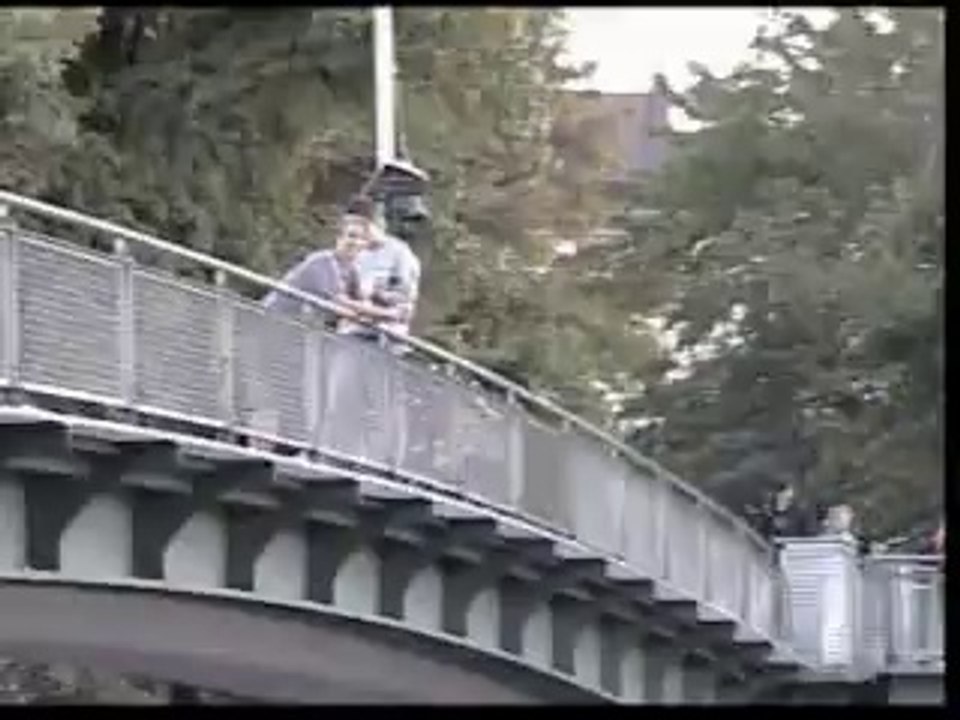 Brückenspringen in Hamburg Tag 1