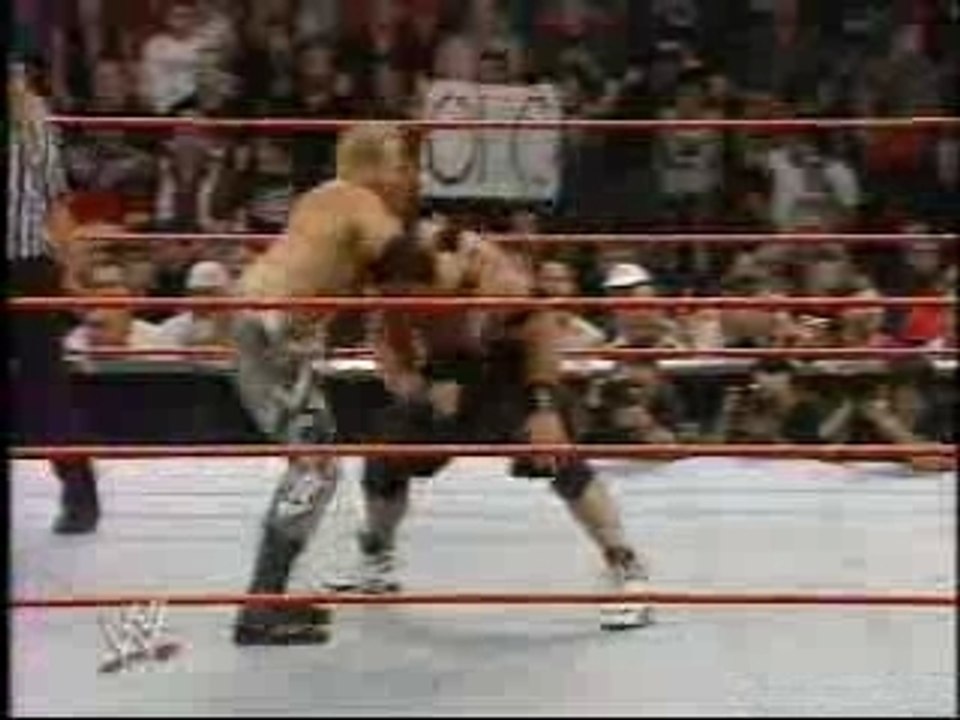 WWE Vengeance 2005 - Triple Threat Match