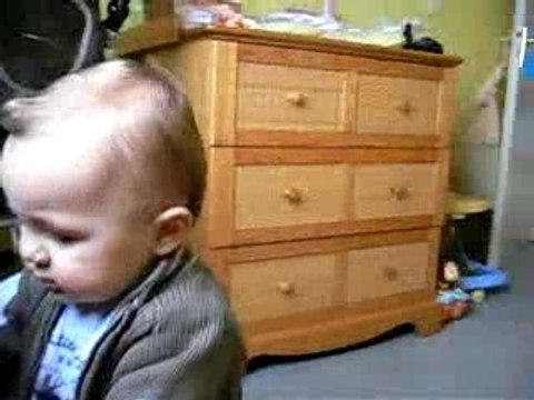 Je tiens debout tout seul !!