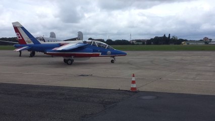 Défilé de la Patrouille de France pour les 100 ans de l'aéroport du Bourget