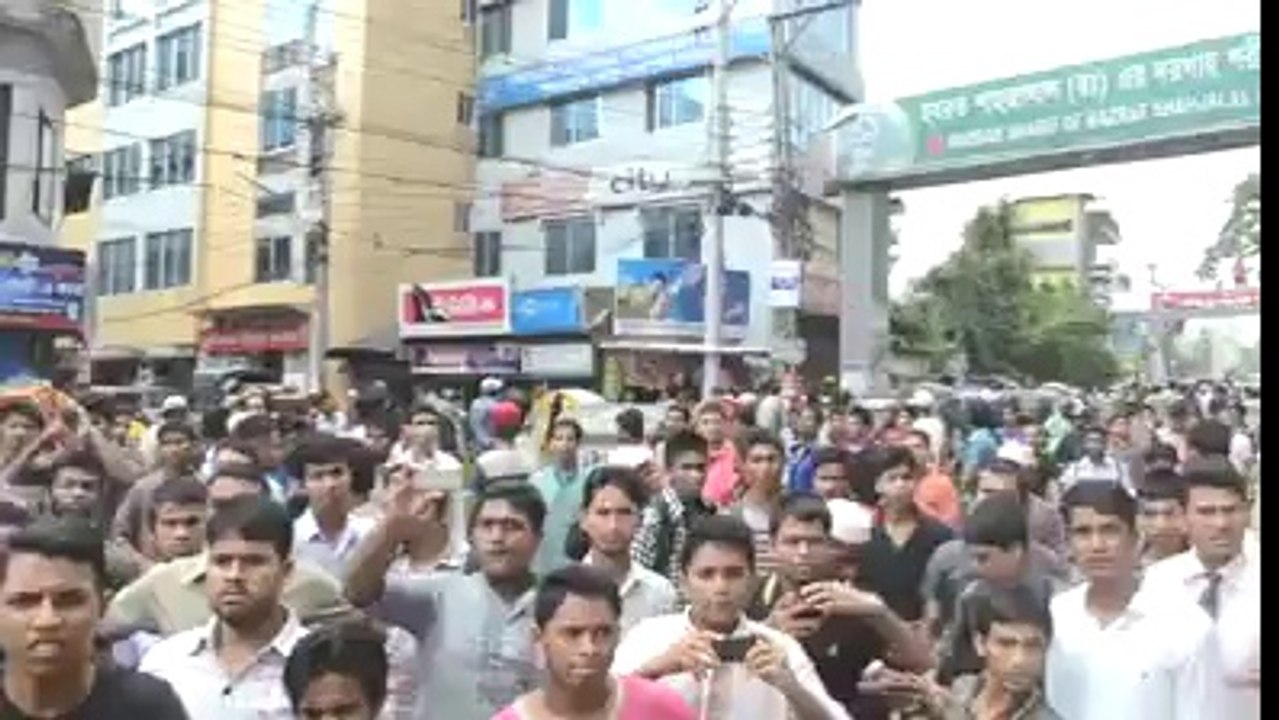 গাজায় ইসরাইল কর্তিক বর্বর হাম্লার প্রতিবাদে সিলেটে জামাতের বিক্ষোব মিছিল