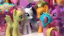 My Little Pony new Pony unboxing APPLEJACK Rainbow Power at the Cotton Candy Cafe with Pinkie Pie an