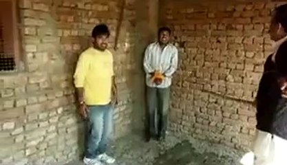 Hindu Terrorists Beating up a Muslim