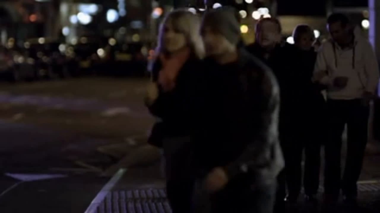 Red telephone box (non)