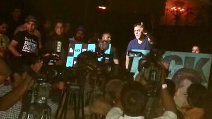 Salman Khan's BOUNCER BIG FIGHT With Media Photographer! - Salman Reacts