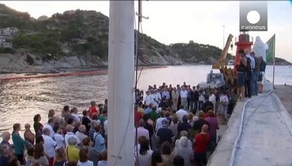El Costa Concordia empieza hoy su último viaje