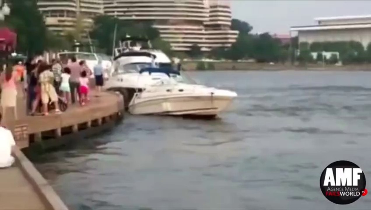 Cops boat going crazy