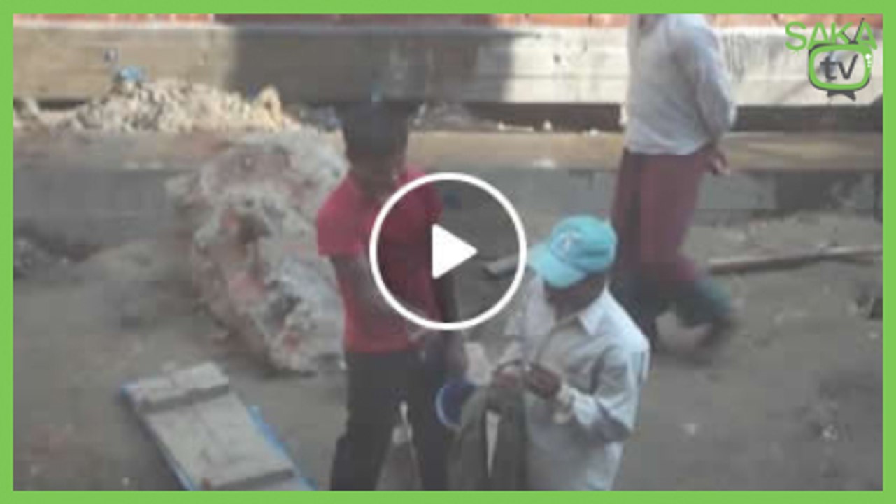 Daha Önce Lazer Görmemiş Çocuga Lazer Şakası