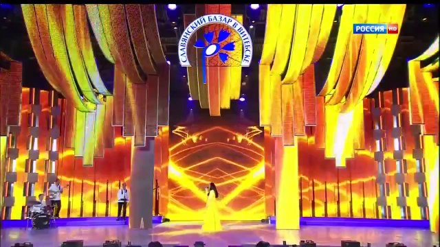 Pire playback jamais vu : un solo de guitare électrique joué à la guitare acoustique!