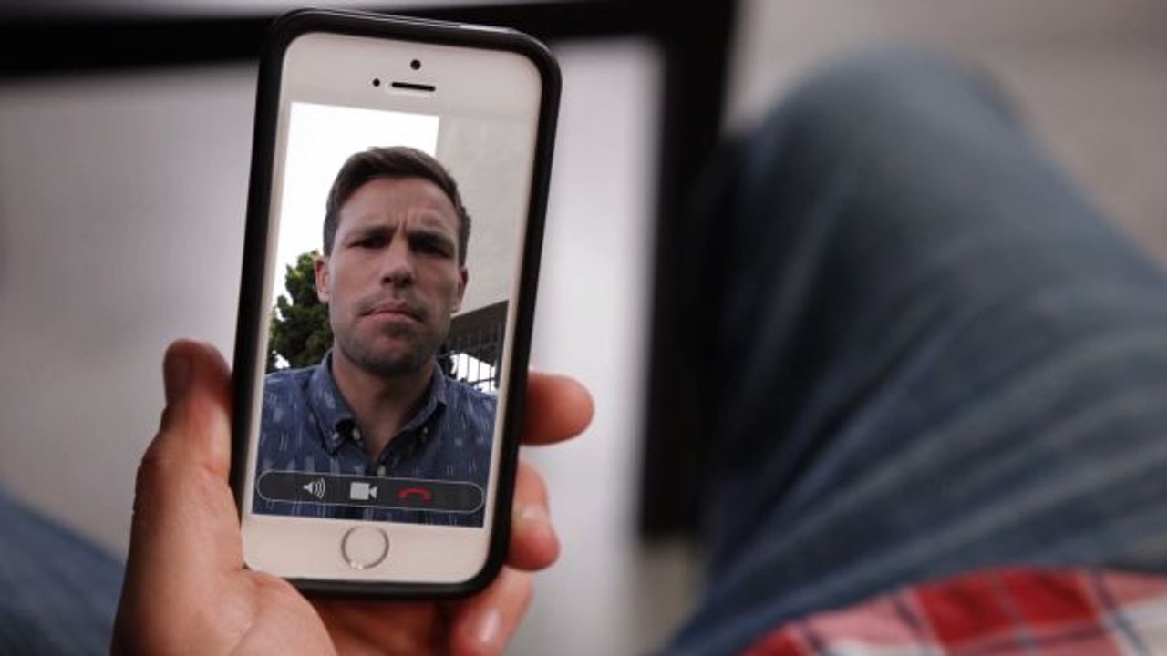 The Single Life  - Season 2 Sneak Preview: Kip FaceTimes Brent with a Sex Question