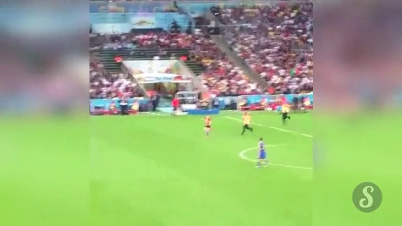 Streaker interrompt la final de coupe du monde de football Allemagne - Argentine!