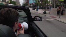 Man Delivers 'Drive-By Compliments' to Make Unsuspecting Chicagoans Smile
