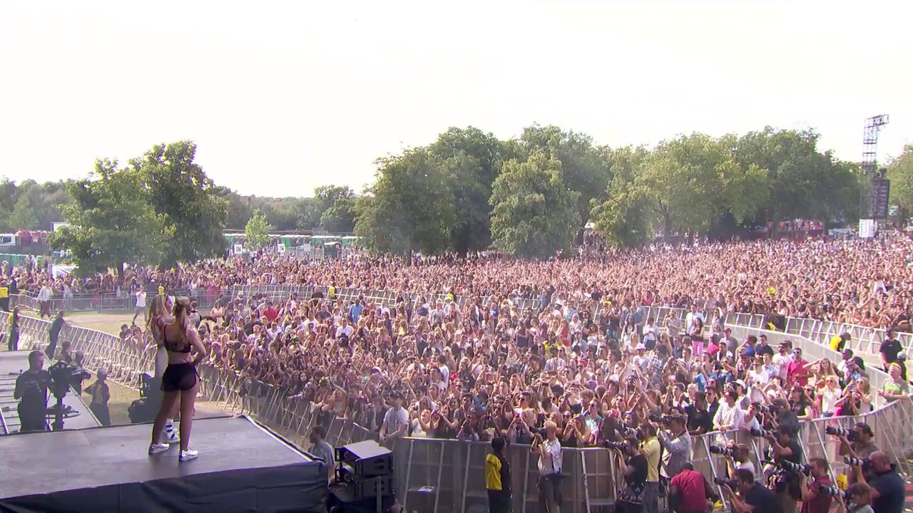 Iggy Azalea Feat. Rita Ora - Black Widow (Live at Wireless)