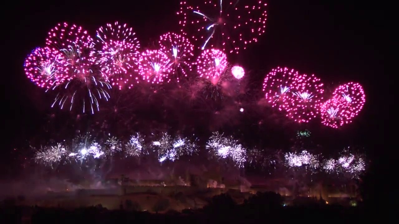 En exclusivité mondiale : Le Feu d’Artifice de Carcassonne et l’embrasement de la Cité du 14 juillet 2014, sur TVcarcassonne :