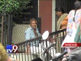 Patient's relatives thrashes doctor for delaying treatment, Ahmedabad - Tv9 Gujarati