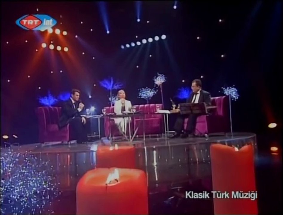 Nazlı Kanaat   Ne dert kalır ne hüzün bir sudur akar zaman