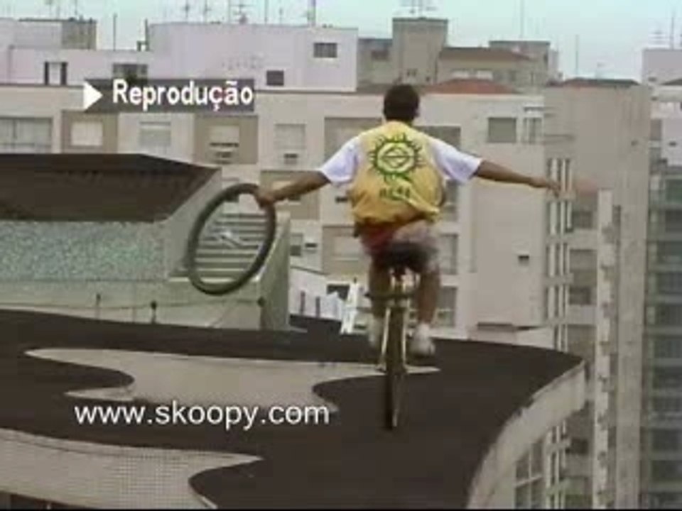 IL EST FOU !!