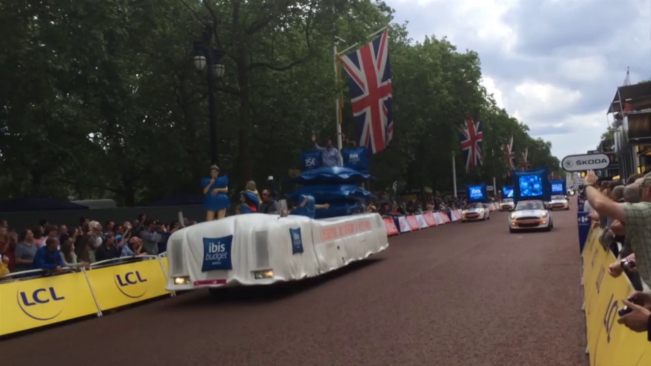 La Caravane Ibis Budget - Tour de France 2014