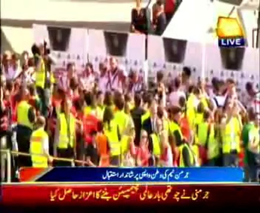 Germany welcomes conquering heroes home