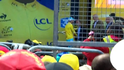 Tour de France à La Planche des Belles Filles, Nibali maillot jaune sur podium, 2014