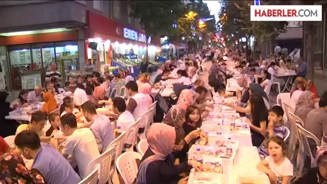 Bağcılar Belediyesi ile Güngören Belediyesi'nin Ortaklaşa Düzenlediği İftar Programı 8 Bine Yakın...